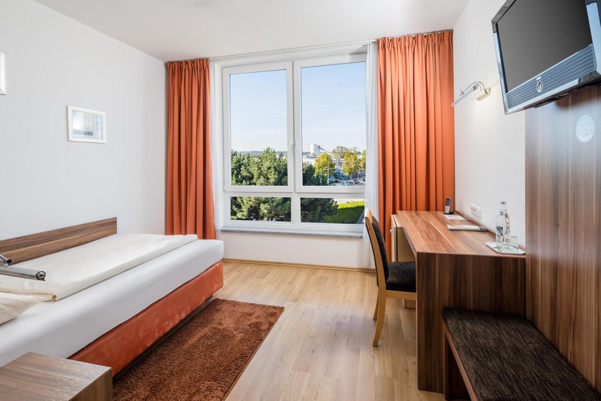 Hotel Meridian ***Superior Ergolding Εξωτερικό φωτογραφία