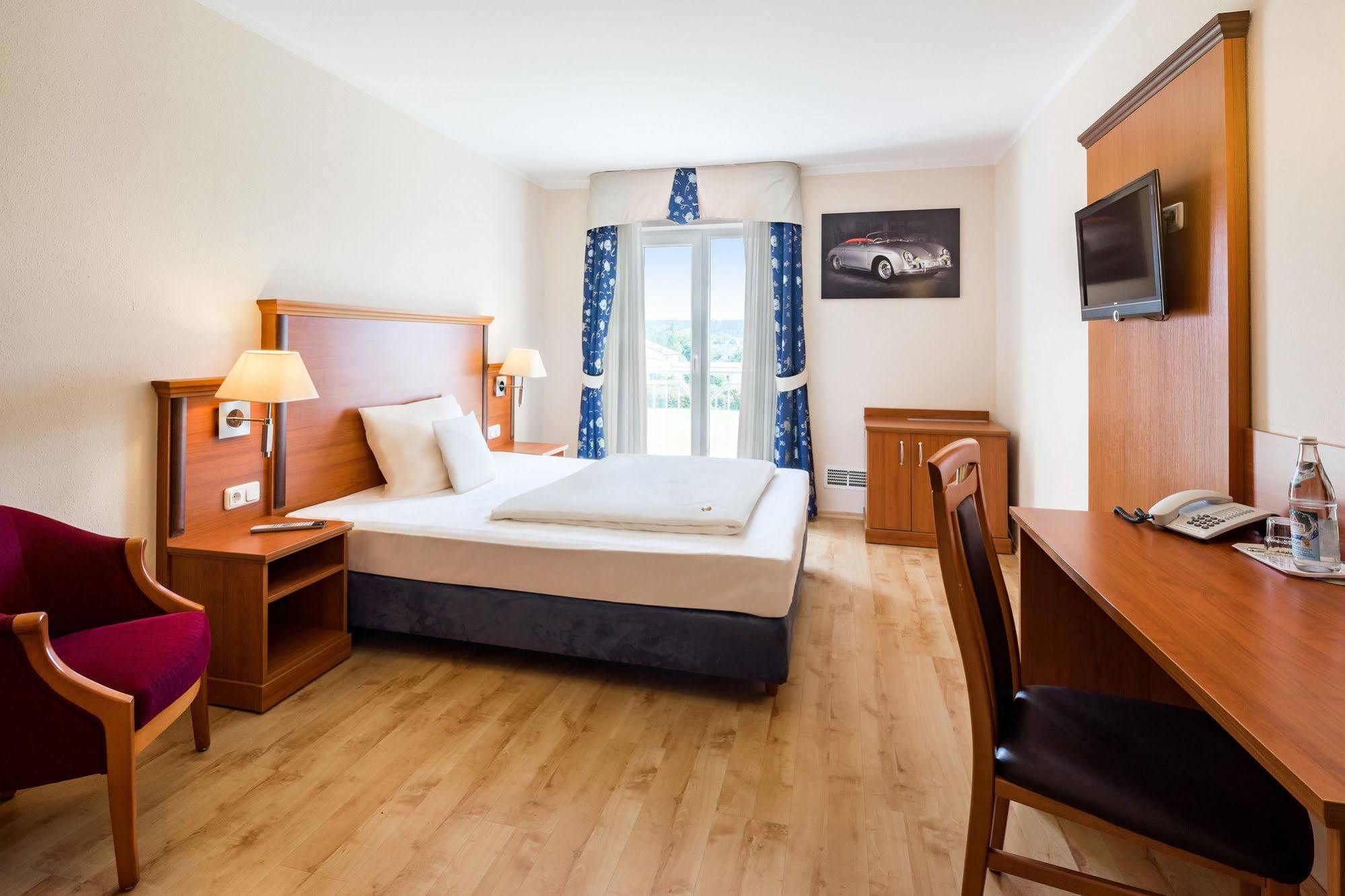 Hotel Meridian ***Superior Ergolding Εξωτερικό φωτογραφία