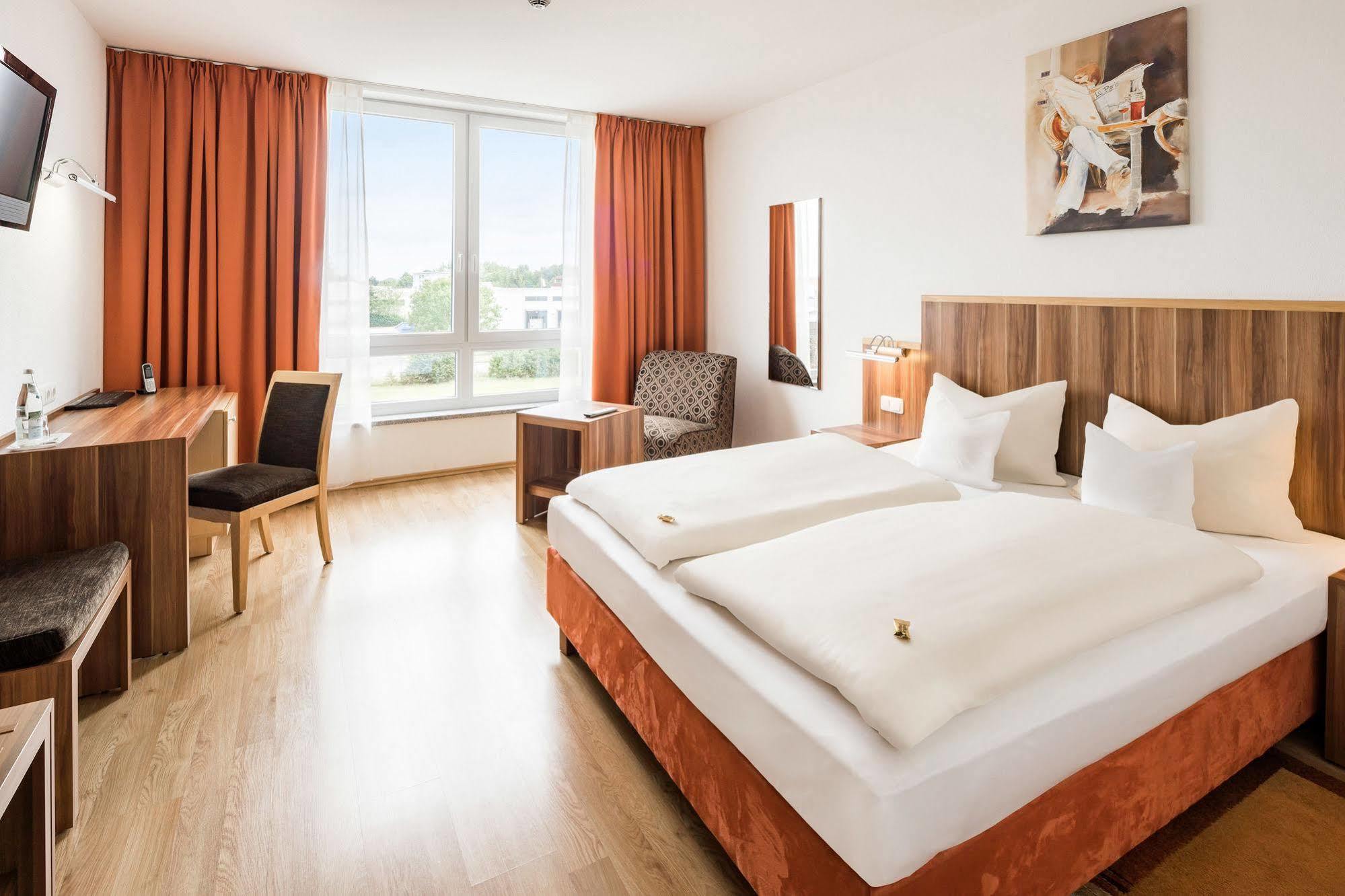 Hotel Meridian ***Superior Ergolding Εξωτερικό φωτογραφία