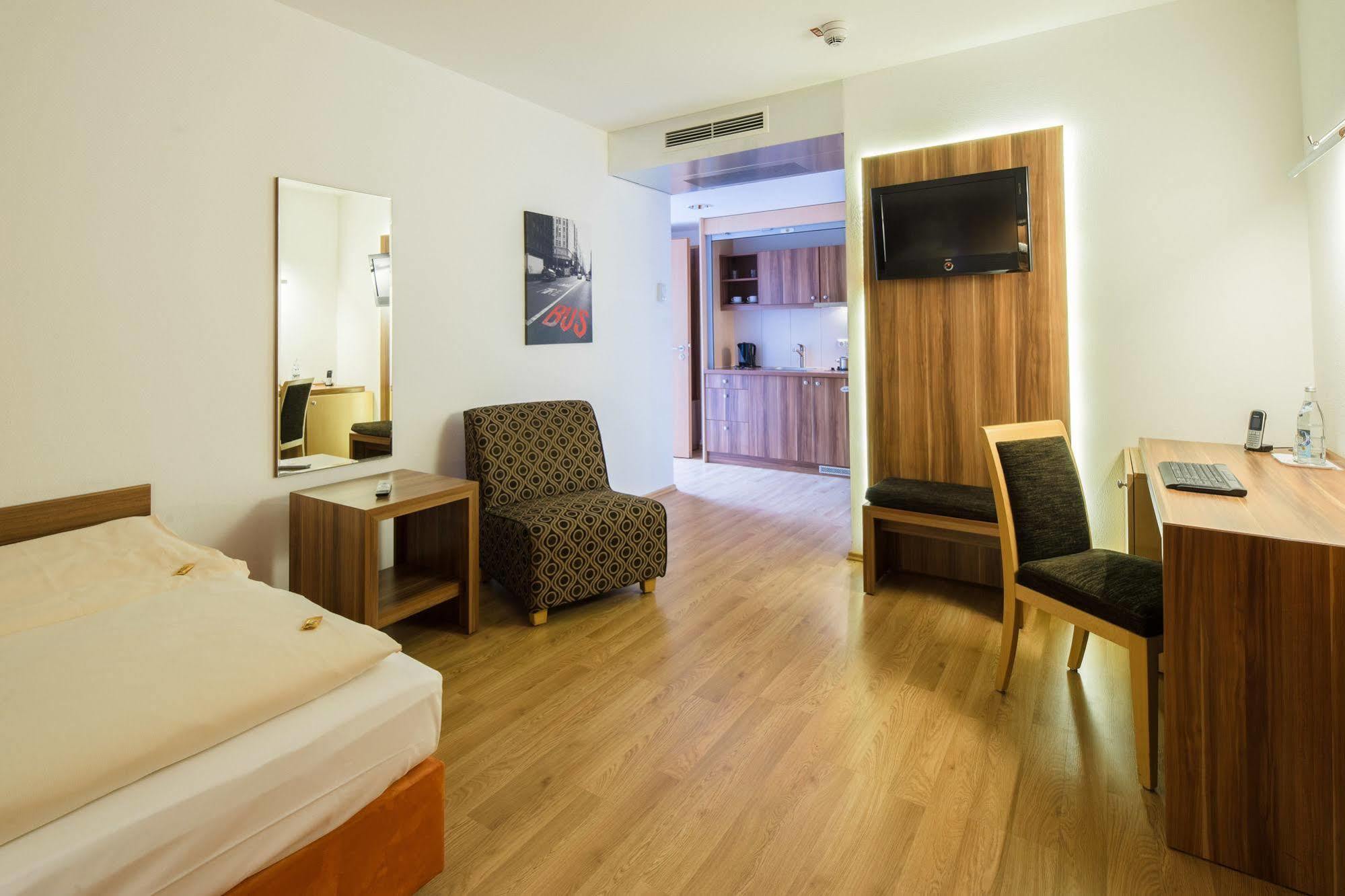 Hotel Meridian ***Superior Ergolding Εξωτερικό φωτογραφία